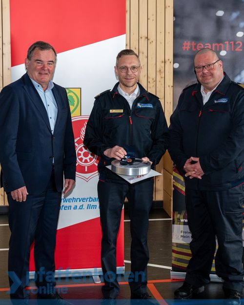 Bayerische Feuerwehr-Ehrenmedaille für Albert Gürtner und Steffen Kill