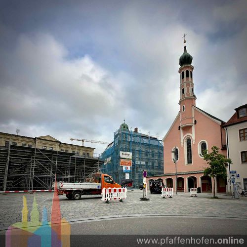 Buehne Oberer-Hauptplatz Paradies-Spiele 2023