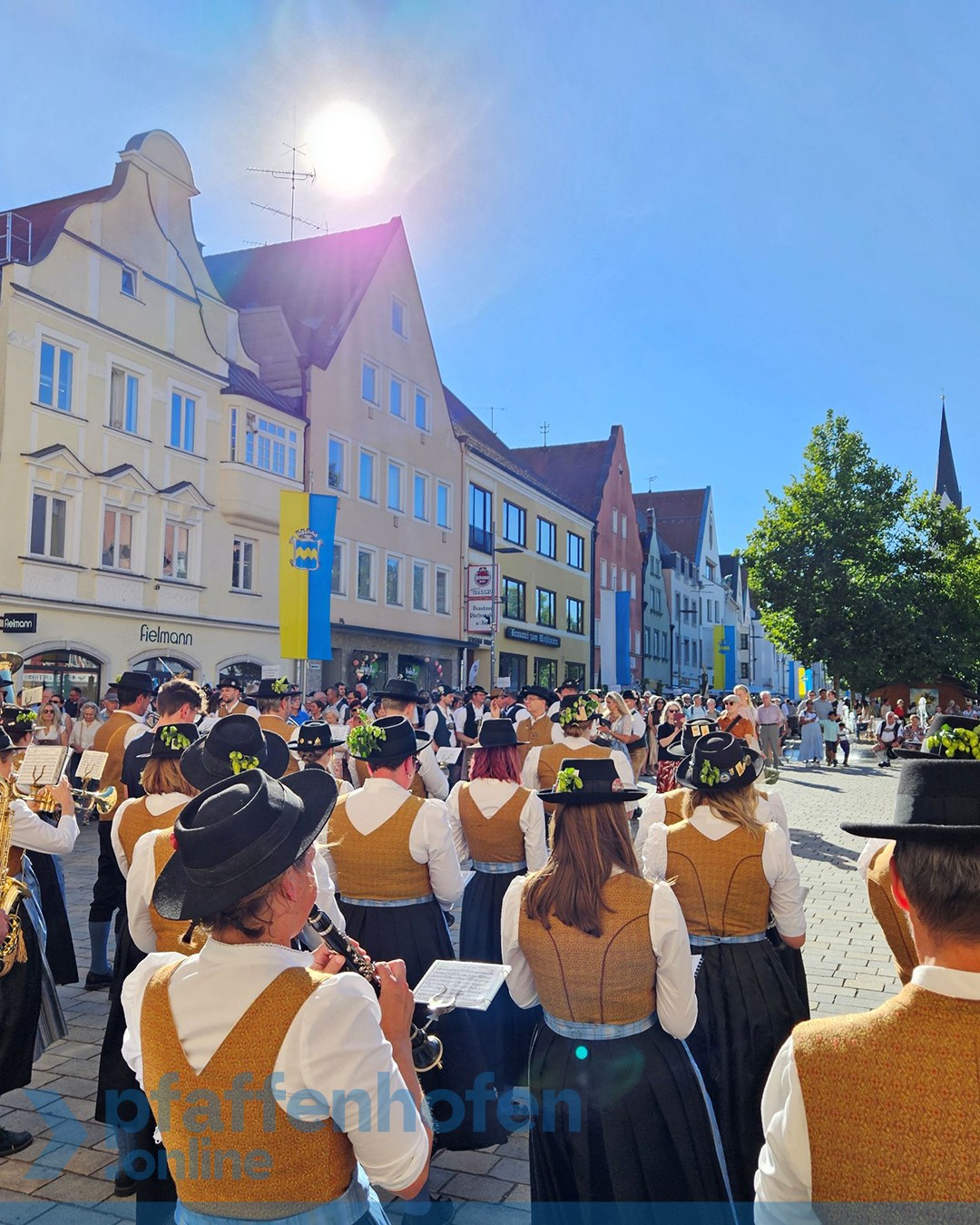 1_Auszug Stadtkapelle_S